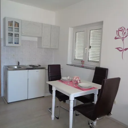 Anita House Apartment *